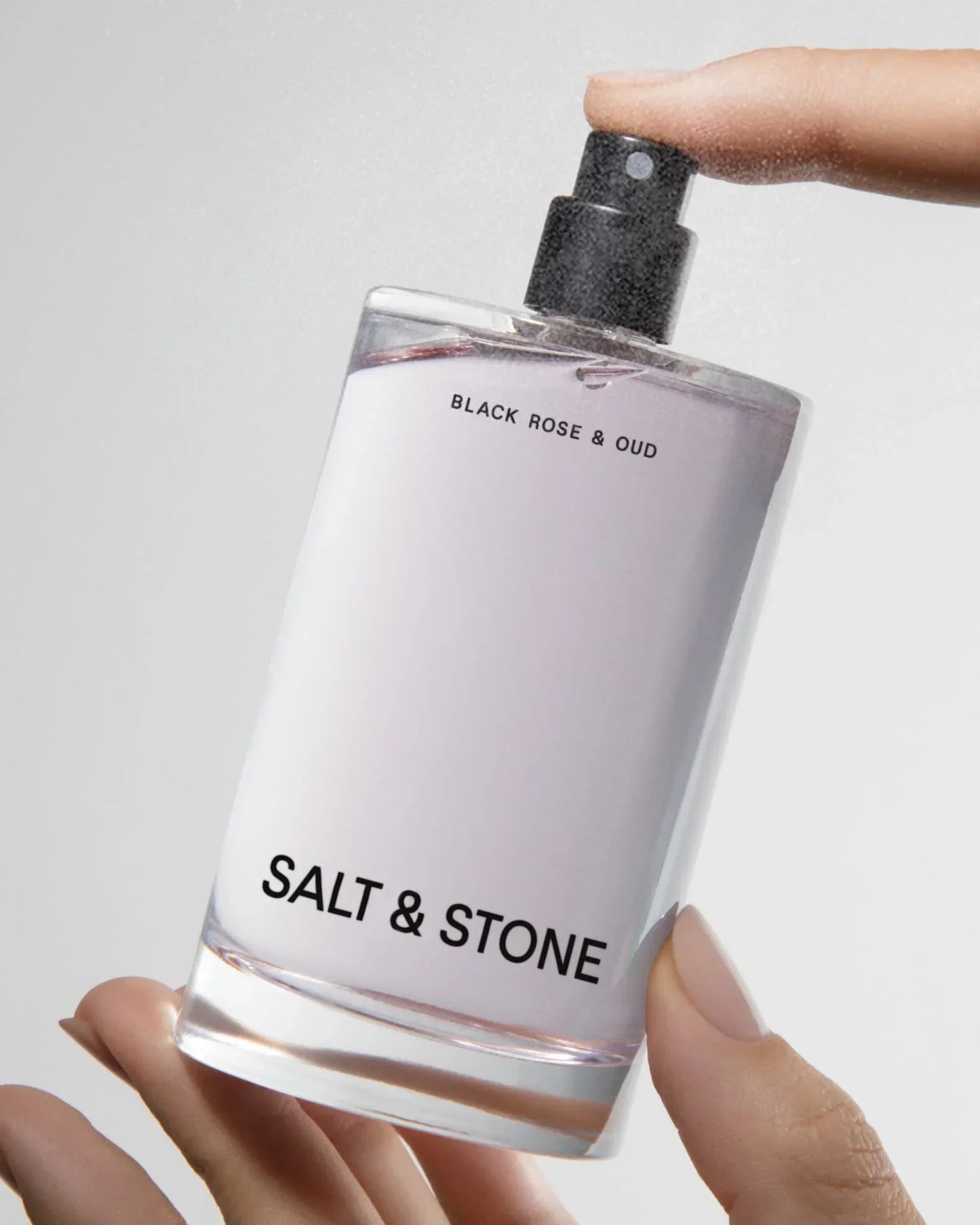 Inspired by luxe dark florals | SALT & STONE Body Mist Black Rose & Oud – 100 ml / 3.4 fl oz