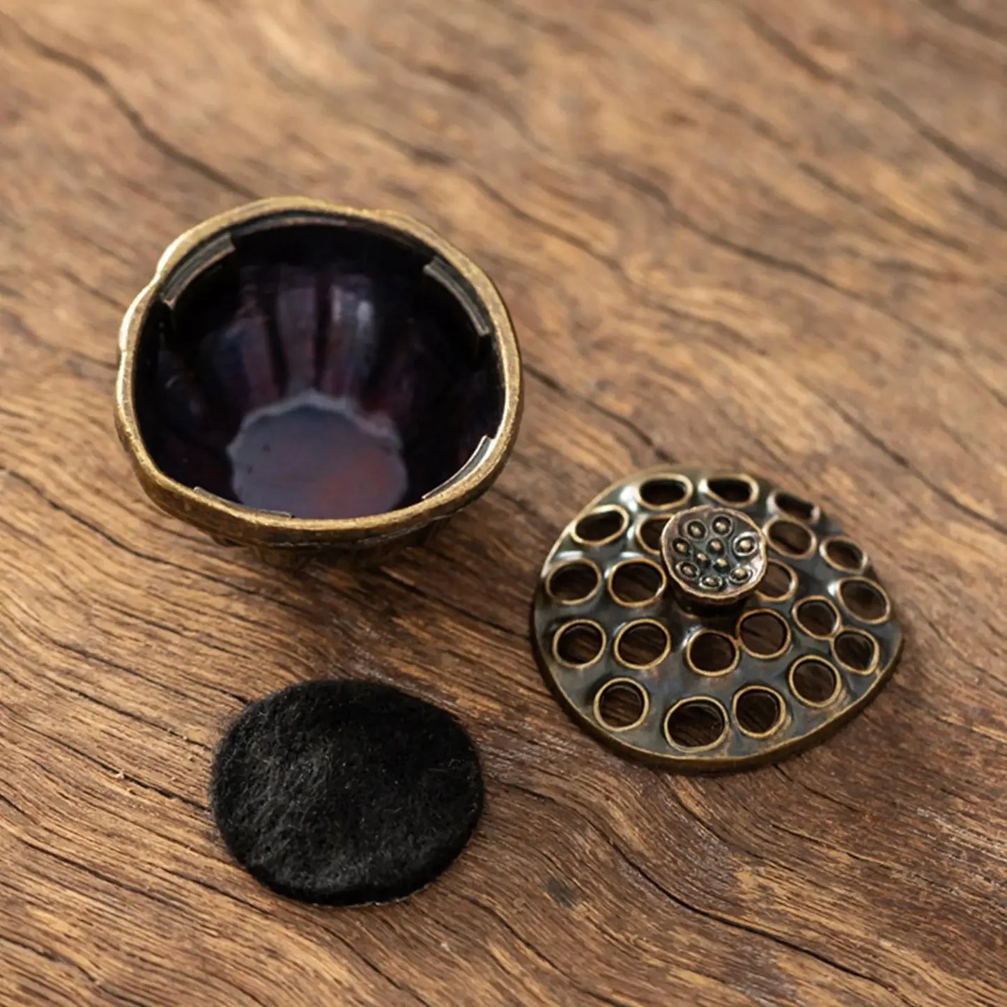 Lotus seed shape incense burner mini–Aromatherapy Burner fingertip Artistic Zen Aroma stove for Yoga Studio Meditation Room